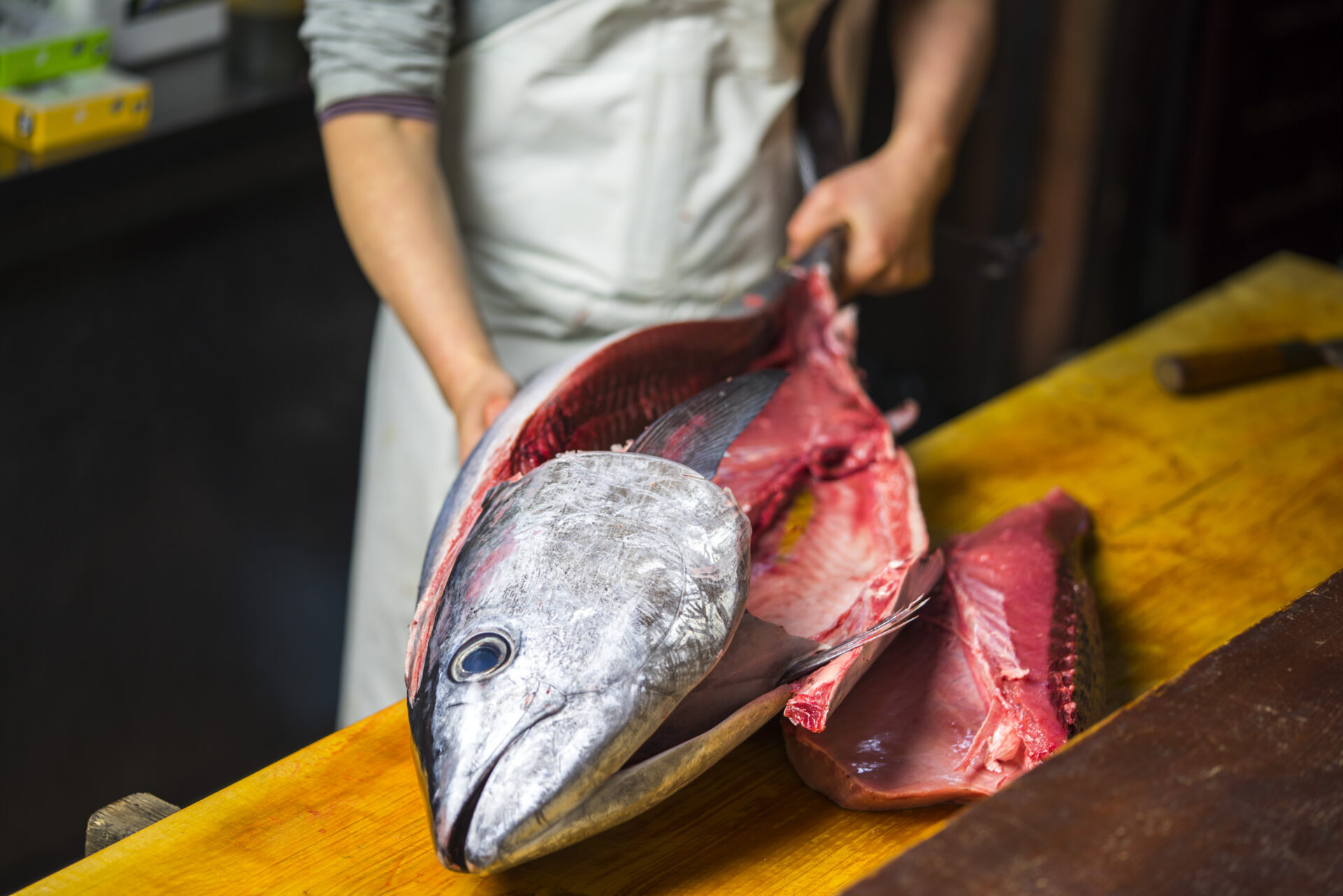 マグロ解体ショー